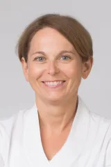Porträt von Dr. Sandra Denecke